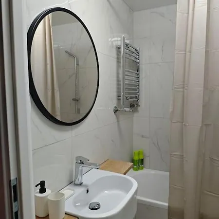 Apartment 2 By Metro 2 Pokoje Metro Wola Warsaw